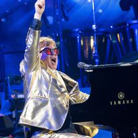 Elton John tiene una fortuna de 560 millones de euros: sus hijos y herederos no tendrán tanta suerte 