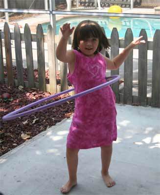 El hula hoop, una buena forma de moldear la cintura