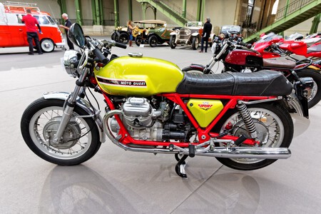 Paris Bonhams 2016 Moto Guzzi V7 Sport 749 Cm3 1971 002 In Large Size