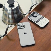 BlackBerry Sold More Phones Than Ever Before in 2011. This Is a Disturbing Reminder of Apple’s Indifference to AI 