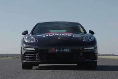 Un Huawei puede manejar un Porsche mejor que cualquier tecnología autónoma a la fecha