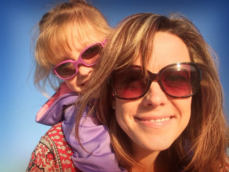 Una madre se propuso cumplir la lista de deseos de su hija de seis años antes de que se quede ciega