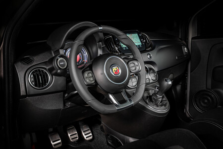 Abarth F595 Prueba Contacto 15