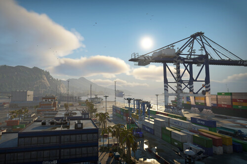 Jamás habría dicho que mover contenedores en un puerto marítimo pudiera ser divertido. Y aquí sigo 14 horas después