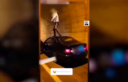 Cuando todo vale para hacerse viral: se graba en vídeo bailando sobre el techo de su coche... en marcha