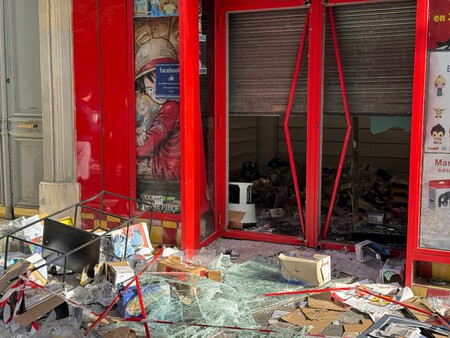 "Se acabó. Se lo han llevado todo". La devastadora imagen de las tiendas de videojuegos y coleccionismo tras el caos de Paris
