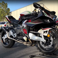 La Bimota Tesi H2 es una radical superbike italiana de la que solo se hicieron 250 motos. Y una está ahora a la venta