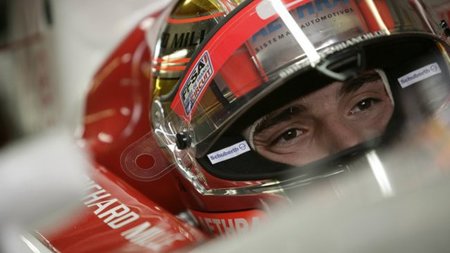 Jules Bianchi renueva con Lotus ART para 2011