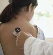 El niño que tiene catarros frecuentes puede padecer asma