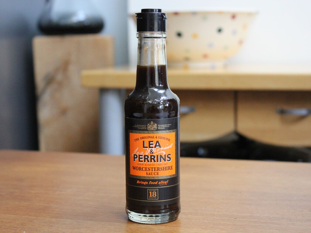 Qué es la salsa Worcestershire o salsa Perrins, cómo usarla en la cocina y las mejores recetas para sacarle partido