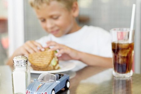 Siete desayunos prohibidos para los niños