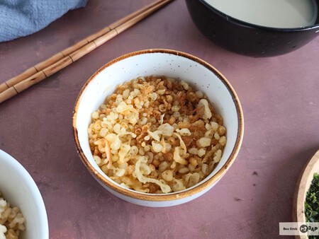 Qué es el tenkasu, cómo se hace las bolitas crujientes típicas de la cocina japonesa y en qué platos se usa