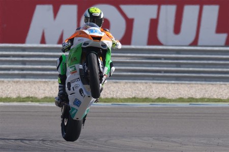 Jules Cluzel gana en Assen y Randy Krummenacher protagoniza la remontada del año