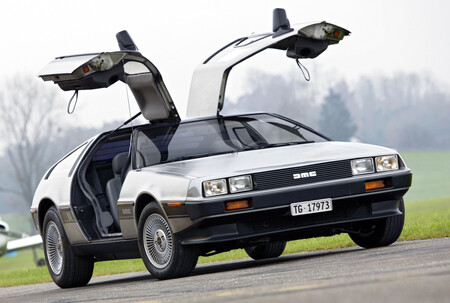DeLorean DMC-12