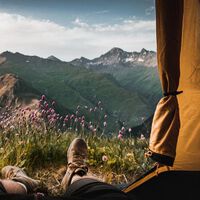 Hinchable y con 3 dormitorios: esta es la tienda de campaña de Decathlon que se monta fácil y es perfecta para escapadas familiares