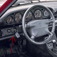 Los Porsche van al revés del mundo y tienen la llave a la izquierda del volante. La marca dice que es una herencia de Le Mans, pero la verdadera razón es menos épica