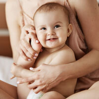 Los nombres de bebé más populares en Castilla y León para niño y niña (y su significado)