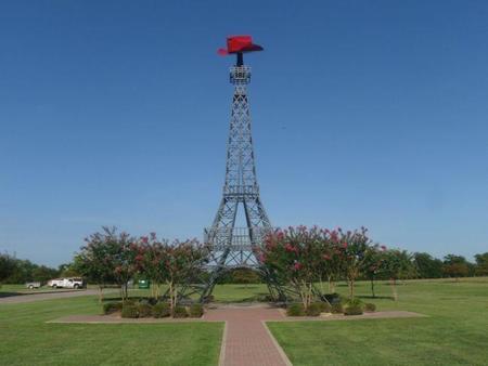 eiffel-tower-paris-texas-2013.jpg