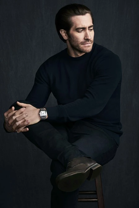 Jake Gyllenhall debuta como imagen del clásico reloj Santos de Cartier