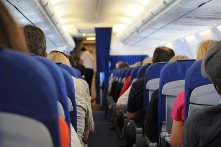 Expulsan de un avión a una familia porque su hija de dos años se había puesto a llorar mientras abordaban