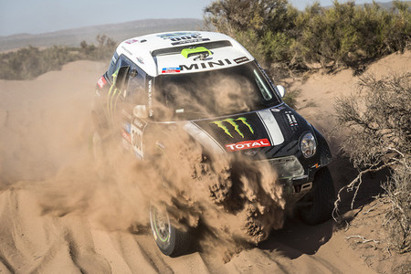 Dakar 2014: Stéphane Peterhansel se lleva una sexta etapa sin historia