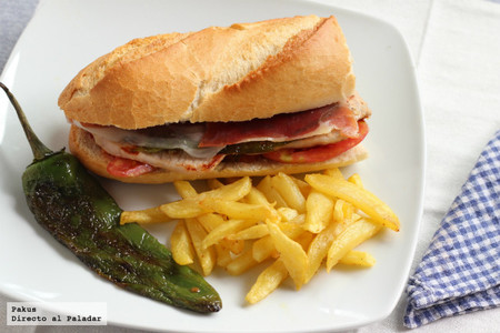 Receta de serranito, el clásico bocadillo del sur