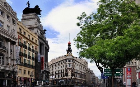 Madrid pagará la mitad de la cuota de autónomos a los empresarios menores de 30 años