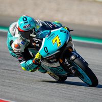 Dennis Foggia repite pole lenta en Montmeló, Izan Guevara entra en primera fila y accidente de Jaume Masià