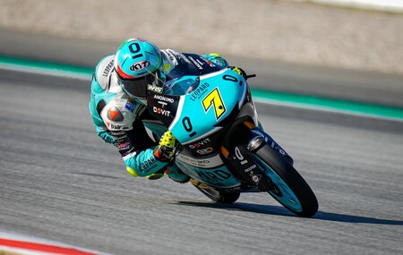 Dennis Foggia repite pole lenta en Montmeló, Izan Guevara entra en primera fila y accidente de Jaume Masià