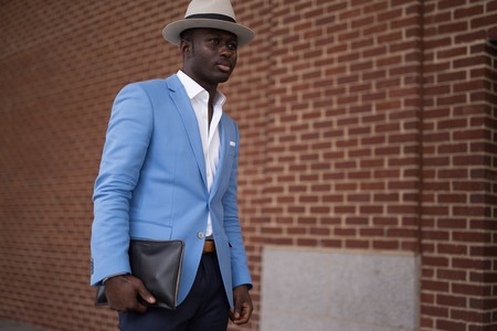El mejor streetstyle de la semana: los sombreros que revolucionarán tu estilo de verano