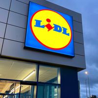 Hoy en Lidl, la solución a los enchufes desaprovechados tras el sofá o los muebles para cargar varios dispositivos a la vez