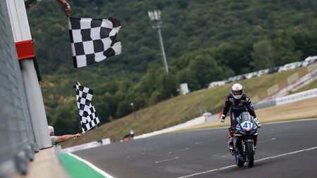 Marc García se exhibe en pista húmeda en Most pero Álvaro Díaz logra minimizar daños con otro podio más