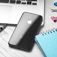 Hay una empresa vendiendo iPhone viejos sin cámara a precios desorbitados. Parece una locura... salvo que seas militar 