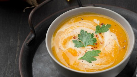 Cómo hacer sopa fría de melón con jamón y menta, la receta fácil y fresca del chef Karlos Arguiñano