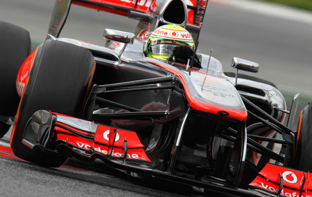 McLaren da un toque a Sergio Perez