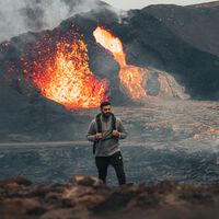 La erupción de un volcán era sinónimo de peligro hace 100 años. Hoy ha convertido a Islandia en un parque temático