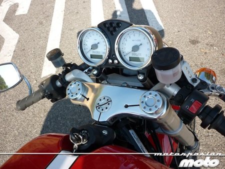 Ducati-Sport-1000-relojes