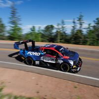 La pick-up eléctrica más salvaje de Ford arrasa en Goodwood: más de 1.600 CV para eclipsar a hypercars y los Fórmula 1 en la meca del automovilismo