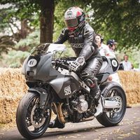 ¡Sonríe! Yamaha va a recuperar su mítica TZR. Ya la hemos visto, y llegará este año a producción junto con la nueva R9