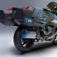 La Kawasaki de hidrógeno es real: este es el modelo final que saldrá a la calle en 2024, y tiene dos grandes tanques