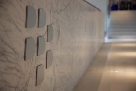 BlackBerry World baja sus precios