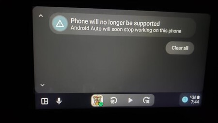 Usuários de smartphones Samsung S9 receberam uma mensagem informando que o Android Auto não será mais compatível com seus aparelhos. © Android Police