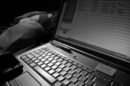 Cuidado con las condiciones de uso del correo corporativo