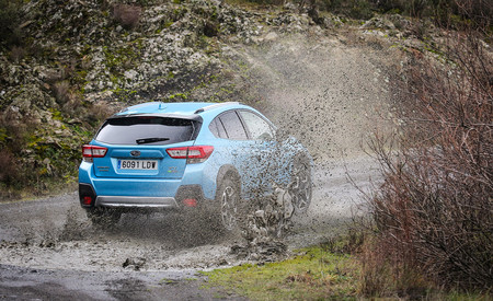 Probamos el Subaru XV ECO HYBRID. Ligero lavado de cara para un SUV híbrido que sorprende en off-road