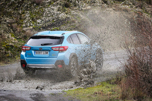 Probamos el Subaru XV ECO HYBRID. Ligero lavado de cara para un SUV híbrido que sorprende en off-road