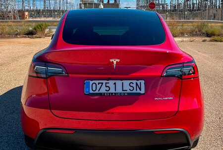 Tesla Model Y cámara trasera