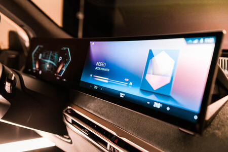 BMW desvela su nueva pantalla y sistema operativo: se estrenará en en el SUV eléctrico BMW iX