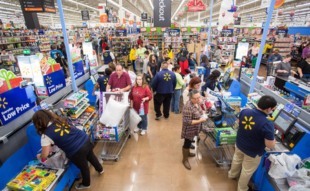 Ahora podrás comprar un coche... ¡en Walmart!