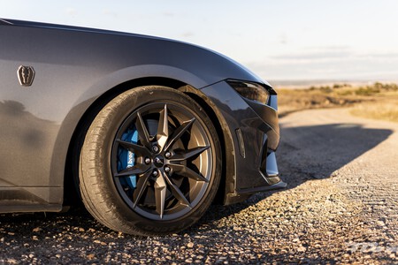 Ford Mustang Dark Horse 2025 Prueba 003