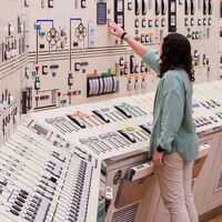 Se suponía que los reactores SMR iban a salvar la energía nuclear. El primero de Occidente de momento está lejos de ello